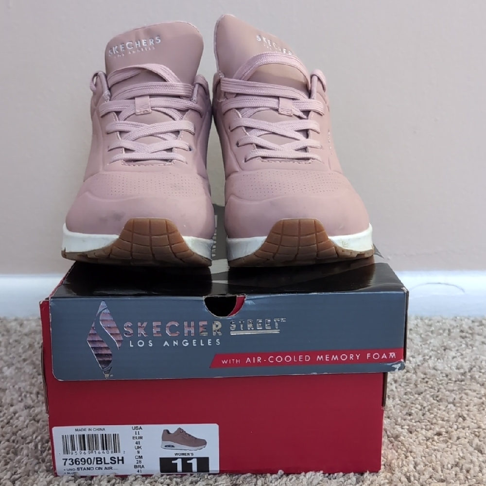 Skechers Women's Pink Sneakers